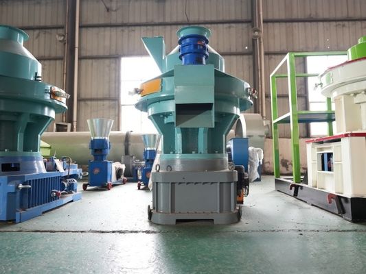 नारियल के खोल के लिए 4 मिमी 8 मिमी पत्ता चिप लकड़ी छर्रों मशीन बेलनाकार कण: