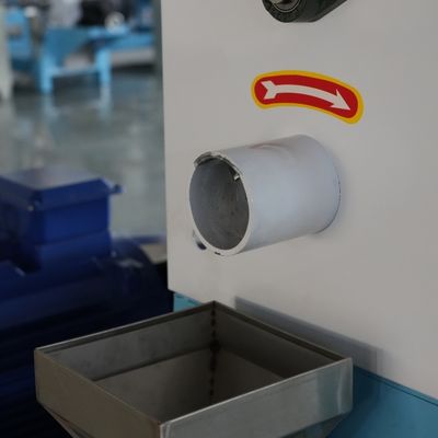 500 किग्रा / एच छोटी मछली खाद्य गोली बनाने की मशीन 2.2kw काटने की शक्ति