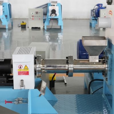 Floating Fish Feed Pellet Extruder Mill Animal Feed Granule Making Machine Small Electric Floating Fish Feed Extruder Machine