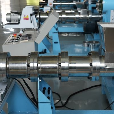 1 मिमी फ़्लोटिंग मछली फ़ीड गोली मशीन 320 किलो 380V पालतू भोजन Extruder