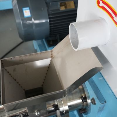 मिनी एनिमल फीड फ्लोटिंग फिश फीड पेलेट मशीन एक्सट्रूडेड