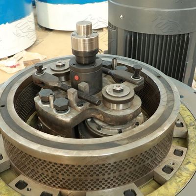 1.4ton/M3 गोली प्रेस मशीन डीजल इंजन कसावा अल्फाल्फा क्यूब्स चूरा