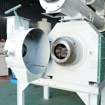 छोटे स्वचालित चिकन फ़ीड बनाने की मशीन पशु चारा गोली मशीन 350-450 किग्रा / एच